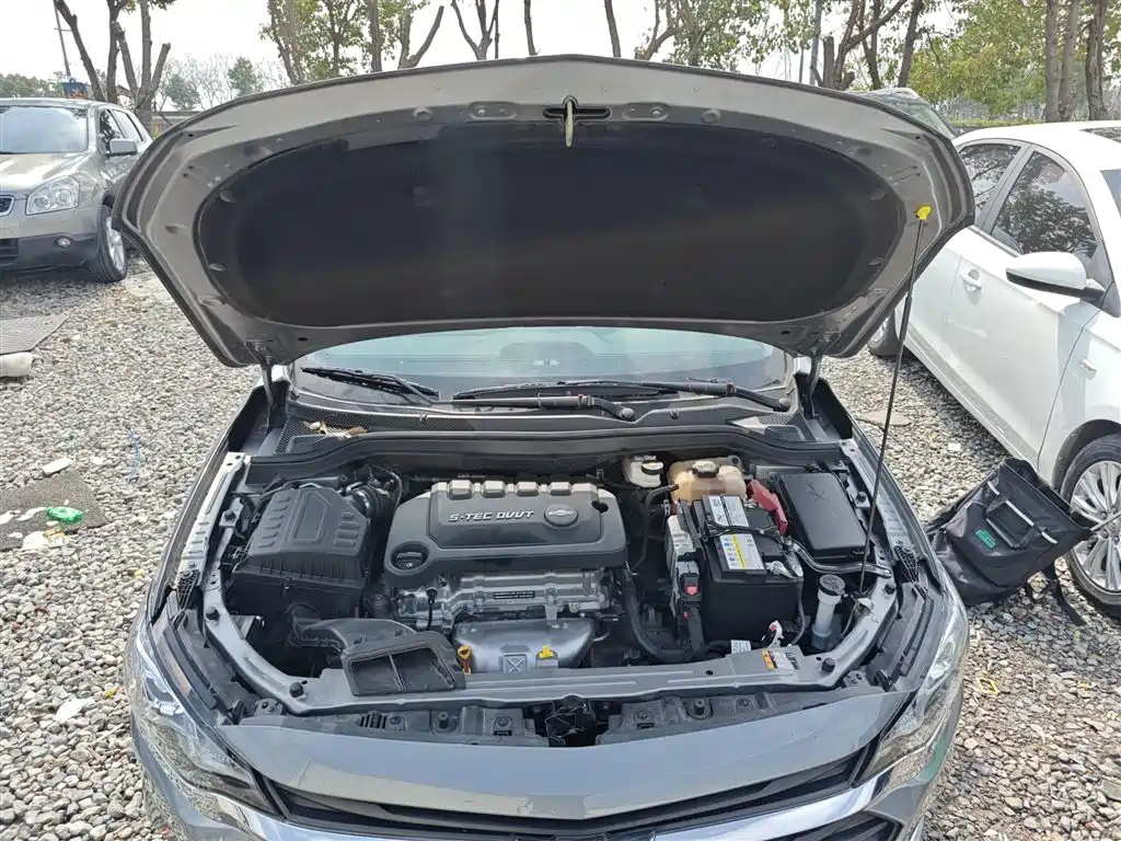 CHEVROLET CRUZE