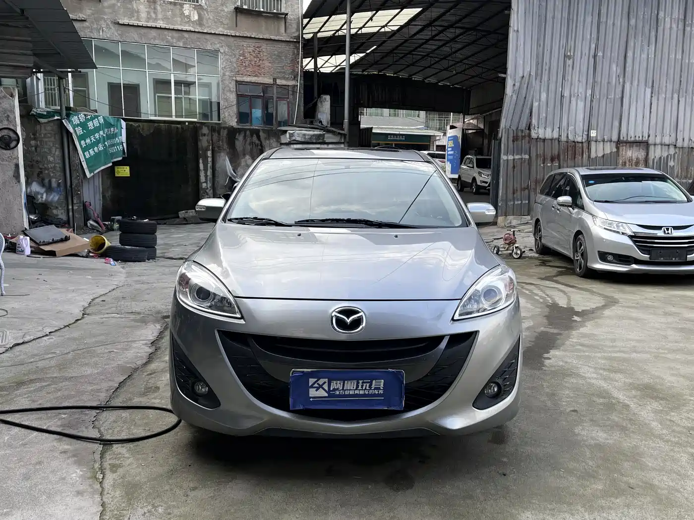 Mazda Mazda5 2013 2.0L Automatic Luxury фото 2
