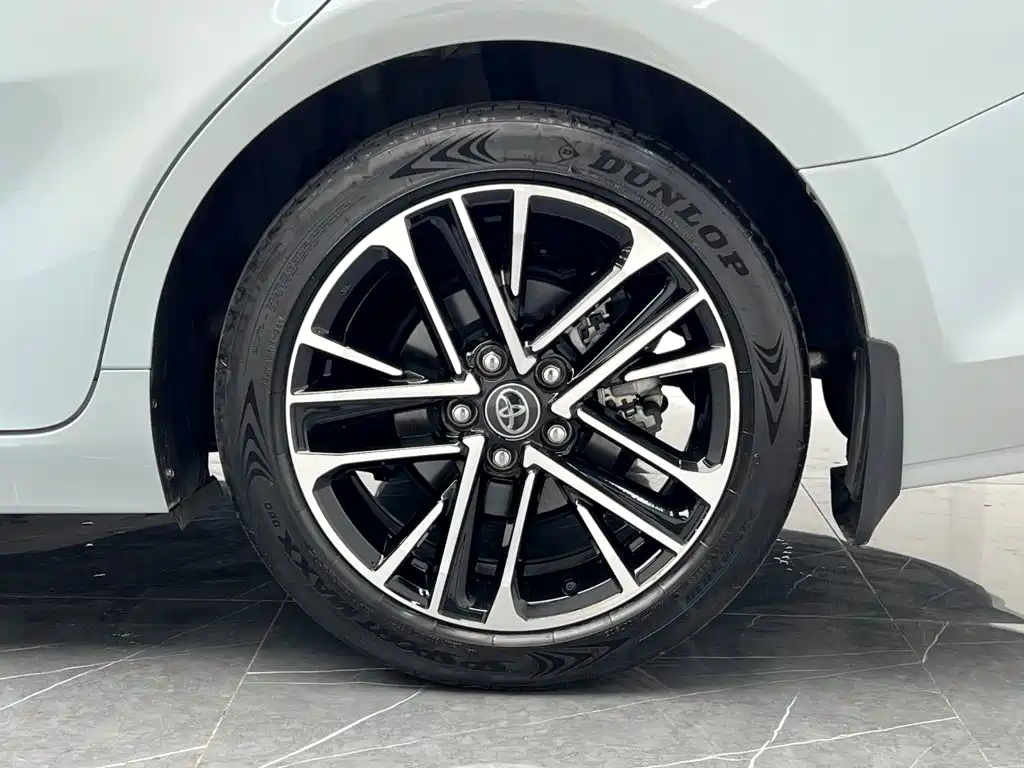 Toyota Camry 2025 2024 Hybrid 2.0HG Premium Edition