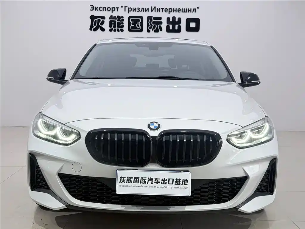 BMW 1 Series 2022 120i M Sport Shadow Edition фото 2
