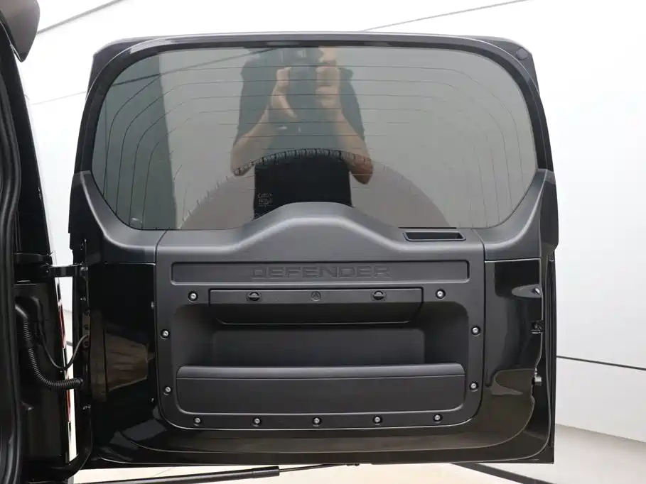 Land Rover Defender 2025 2025 110 3.0T P400 -Dynamic HSE
