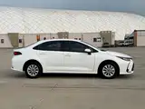 Фото 4 - Toyota Corolla