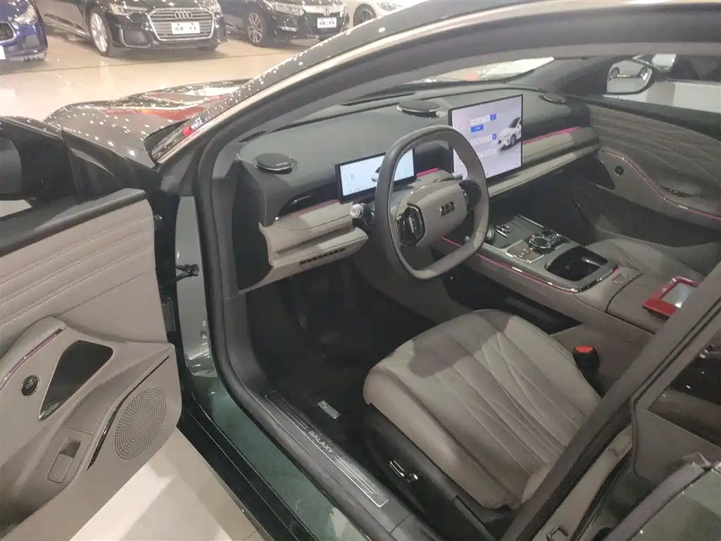Geely Galaxy Galaxy Xingyao 8 2025 130km EM-i Premium Edition фото 12
