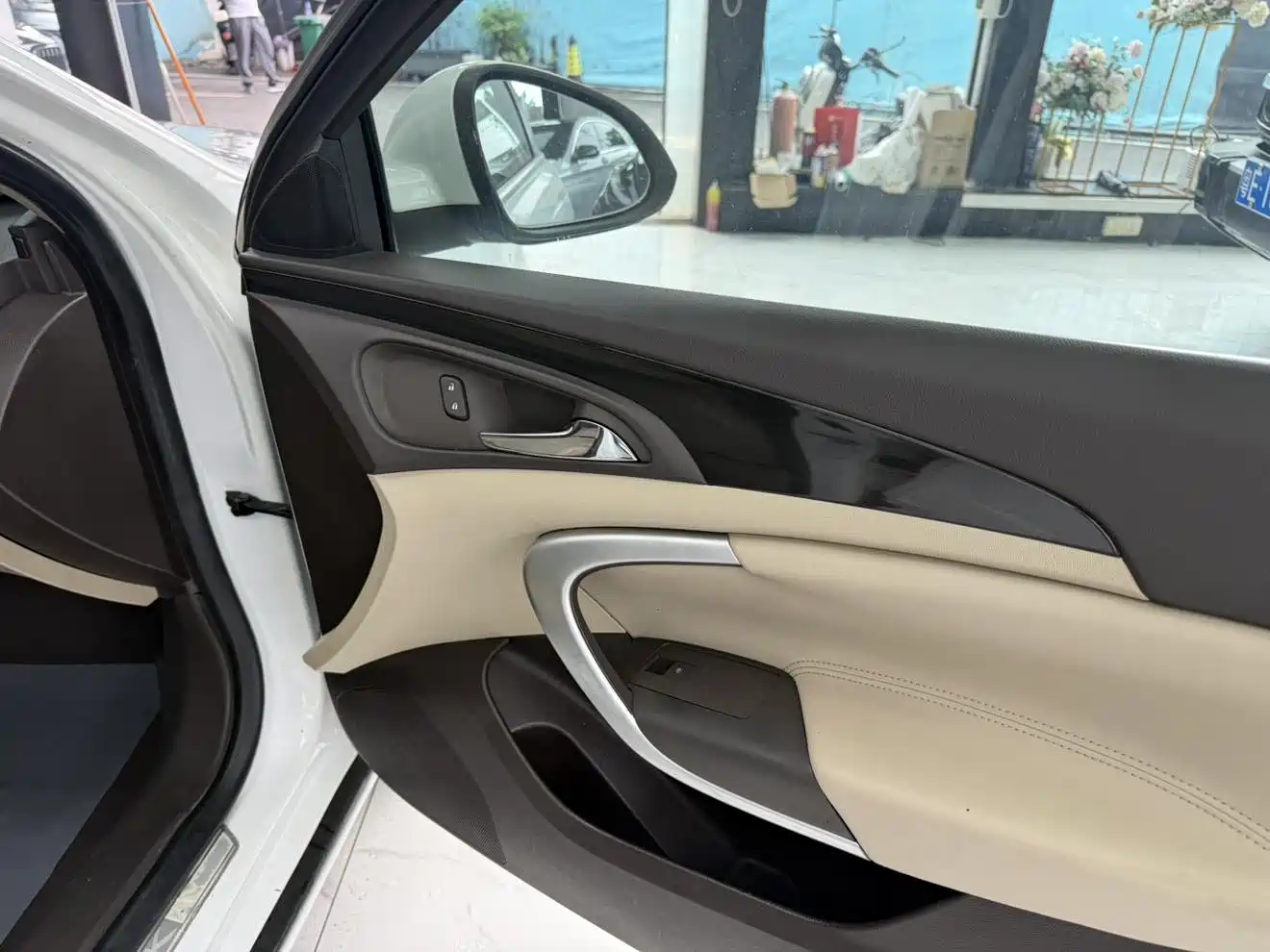 Buick Regal 2015 2.0L Leading Fashion Model фото 22