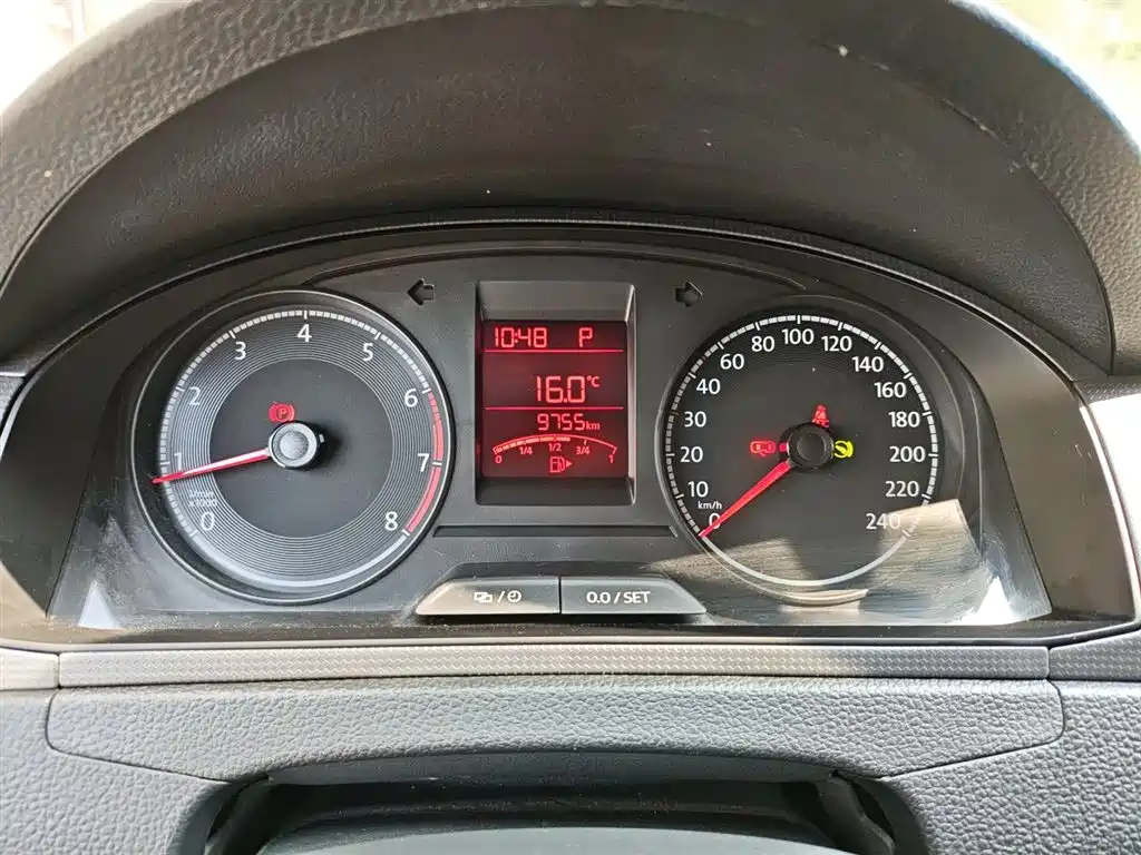 VOLKSWAGEN SANTANA