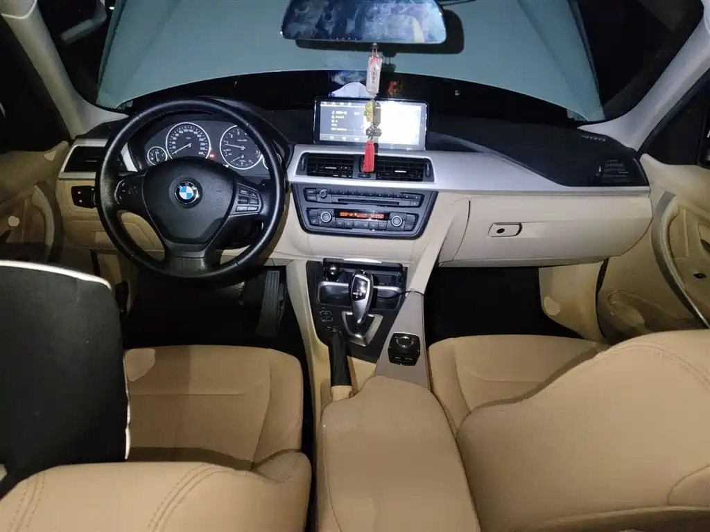 BMW 3 Series 2014 320Li Fashion фото 13