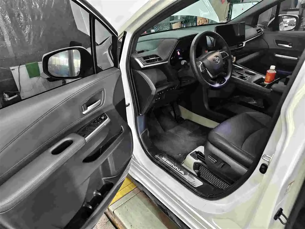 Toyota Sienna 2025 2024 2.5L Hybrid Premium Edition