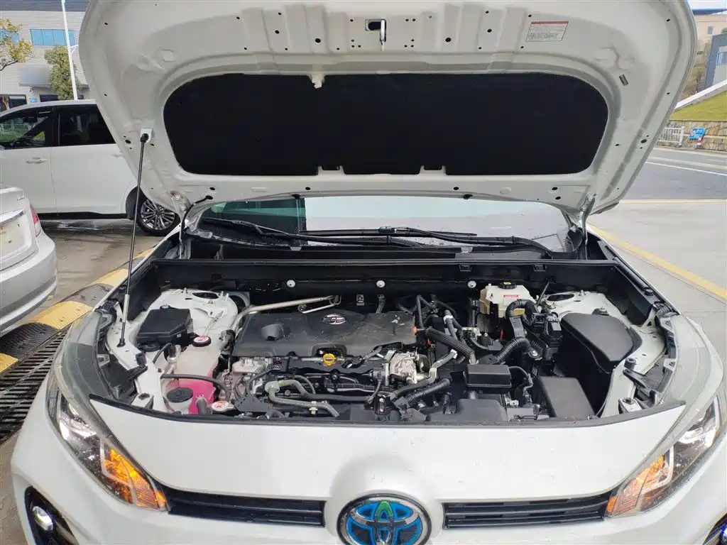 Toyota Wildlander 2022 Hybrid 2.5L E-CVT FWD Premium Edition фото 17