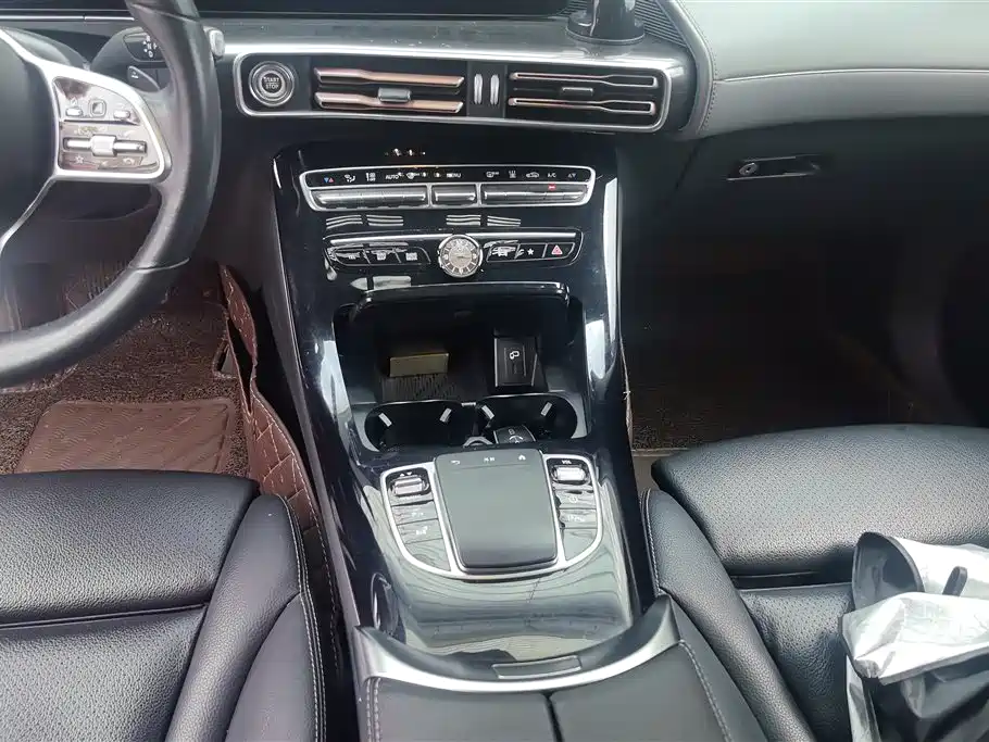 MERCEDES-BENZ EQC
