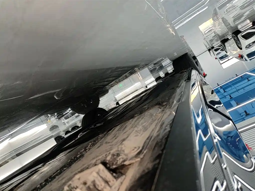 BMW 5 Series 2026 530Li Leading M Sport Package фото 22