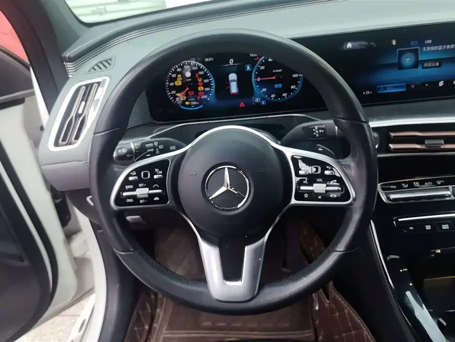 MERCEDES-BENZ EQC