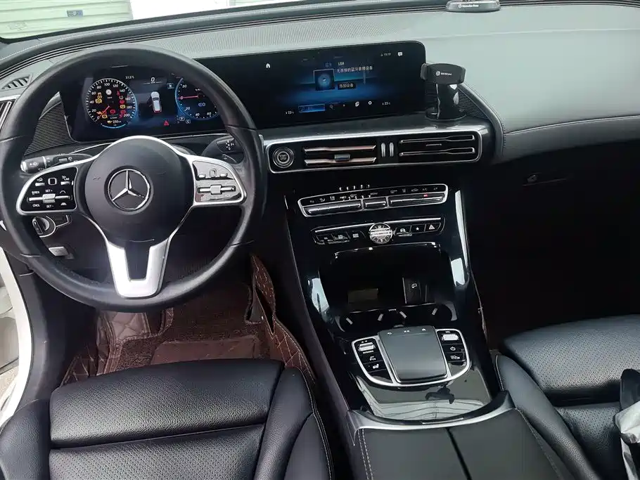 MERCEDES-BENZ EQC