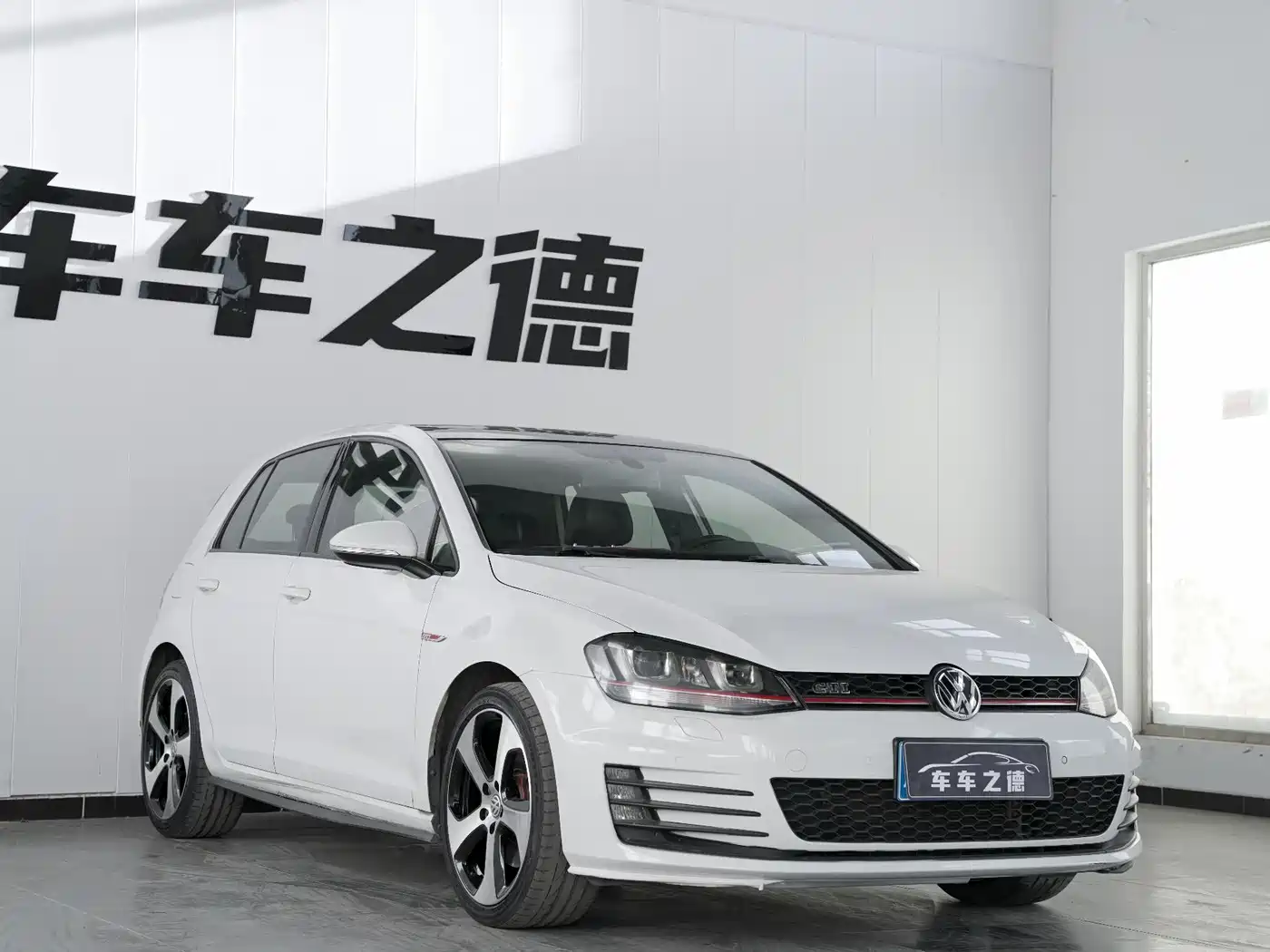 Volkswagen Golf GTI 2016 2.0TSI GTI фото 2