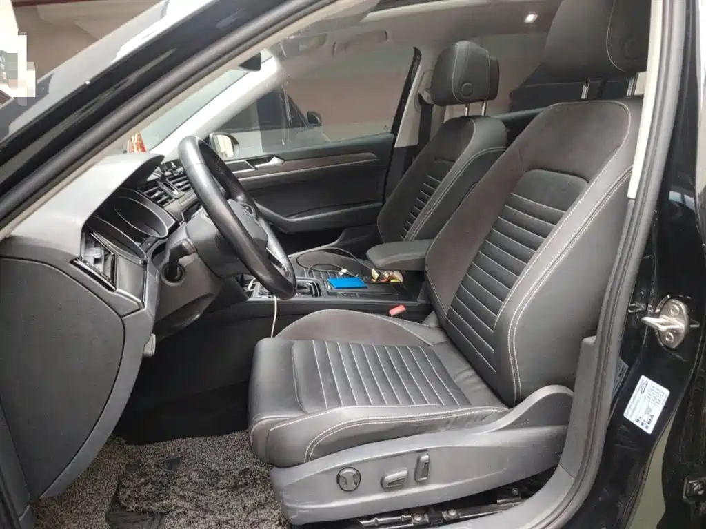 Volkswagen Magotan 2020 330TSI DSG Leading фото 8