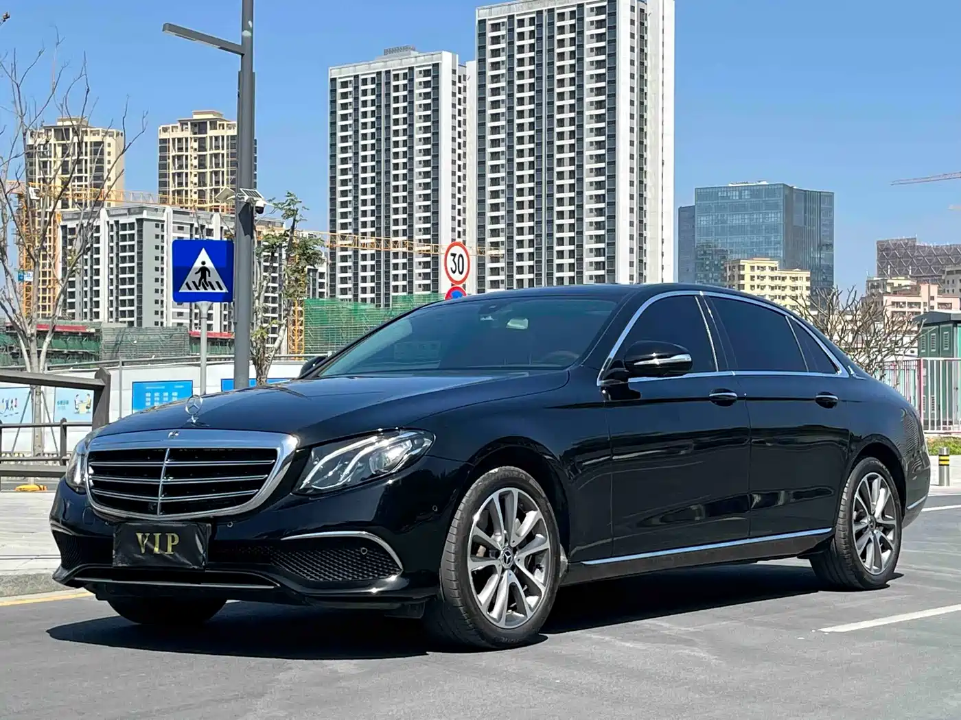 Mercedes-Benz E-Class 2019 E 300 L Fashion