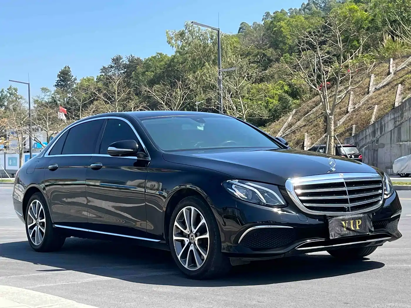 Mercedes-Benz E-Class 2019 E 300 L Fashion фото 3