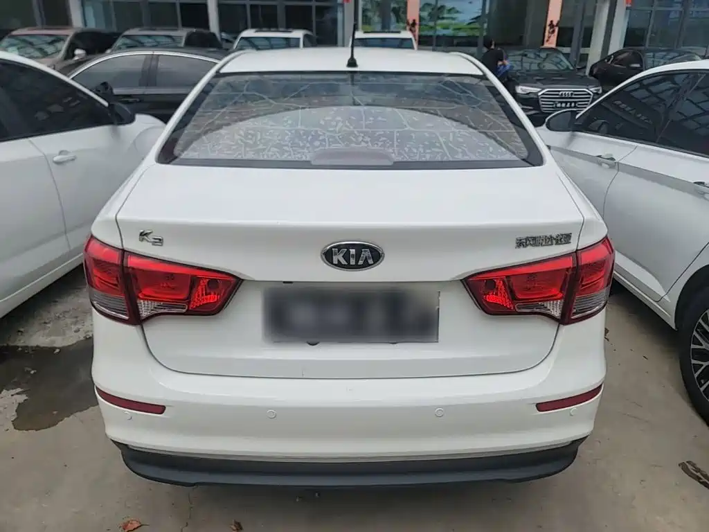 Kia K2 2017 2015 Sedan 1.4L AT GLS