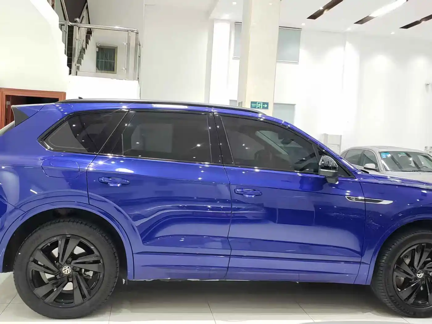 VOLKSWAGEN TOUAREG