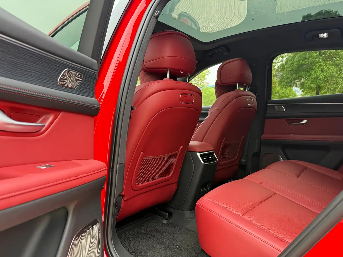 AITO Wenjie AITO M5 2025 Extended Range Ultra AWD фото 9
