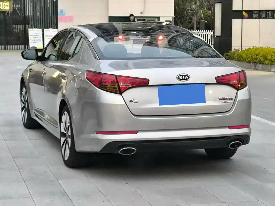 Photo 4 - Kia K5