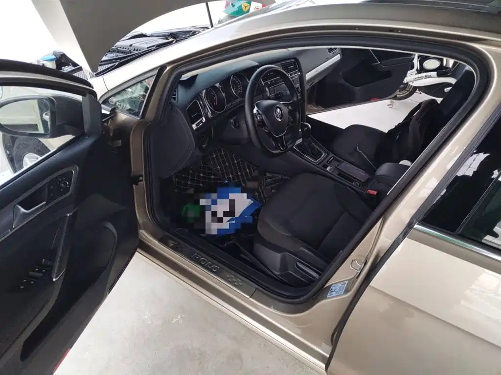 Volkswagen Golf 2018 1.6L Automatic Comfort фото 16