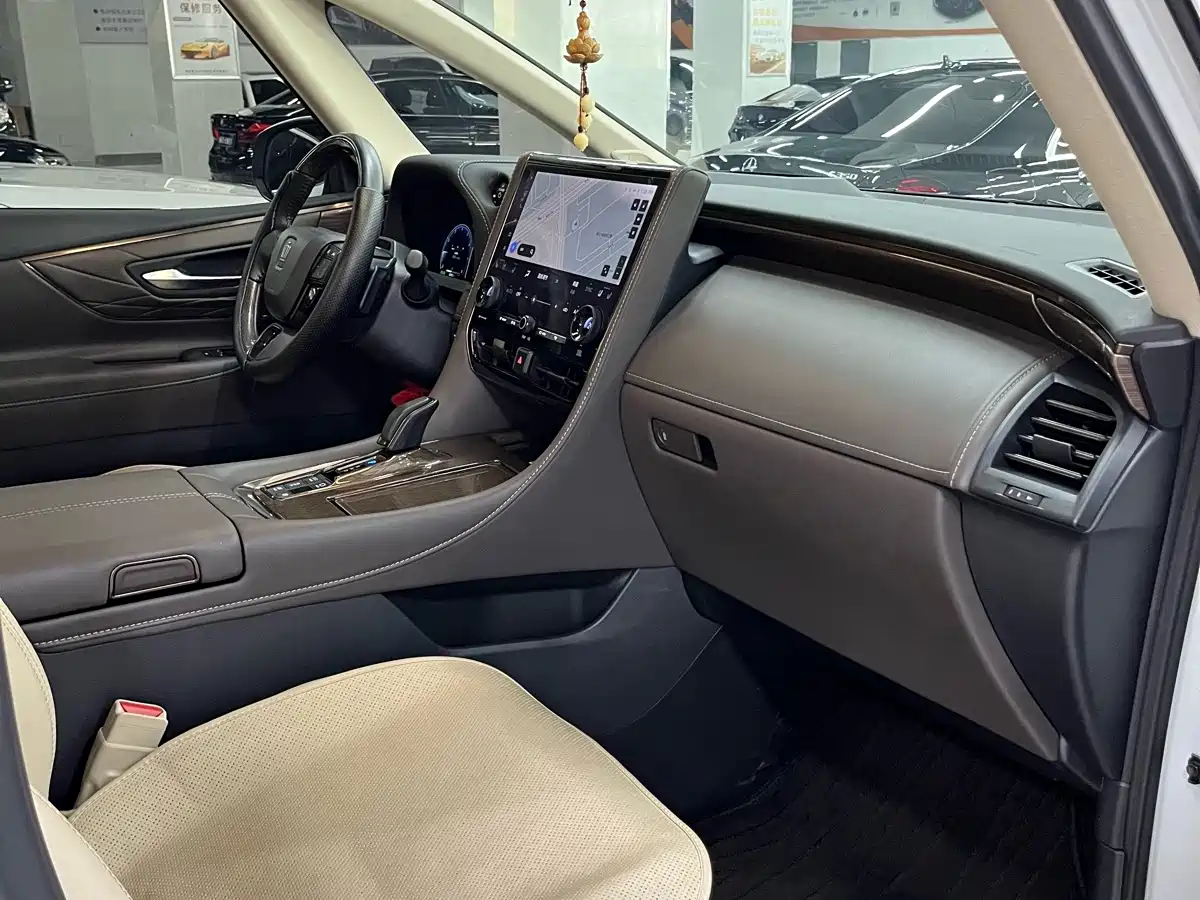 Toyota Vellfire 2025 2025 Crown Hybrid 2.5L Ink Gold Executive Edition