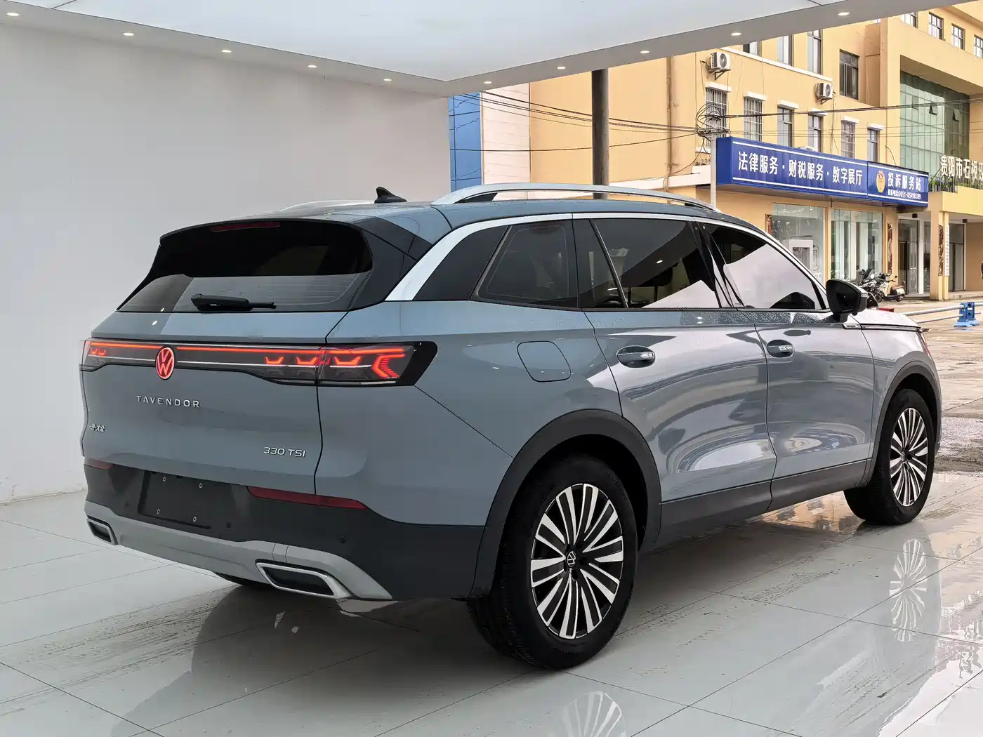 Volkswagen Talagon 2023 330TSI Luxury Touring Edition фото 17