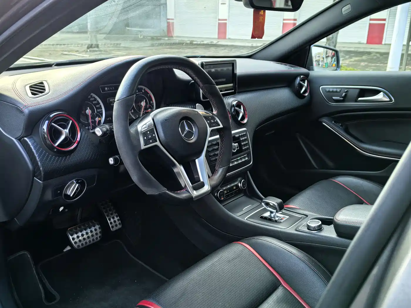 Mercedes-Benz A-Class AMG (Import) 2014 AMG A 45 4MATIC фото 8