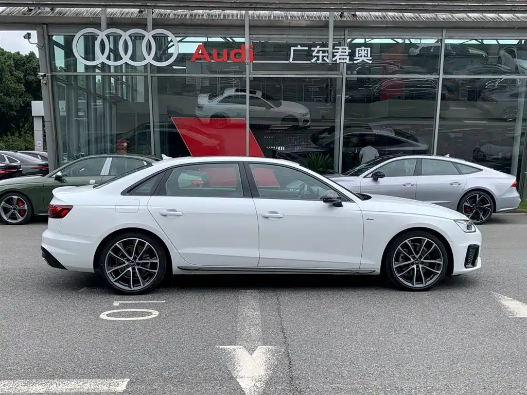 Audi A4L 2023 40 TFSI quattro Luxury Sport фото 8