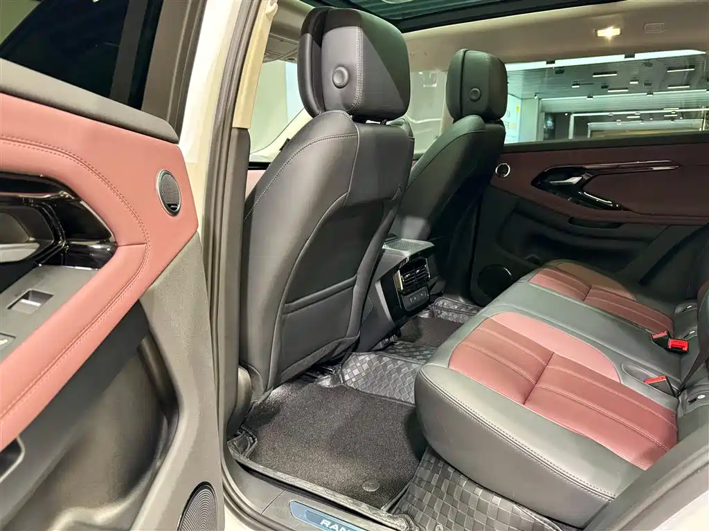 Land Rover Range Rover Evoque 2024 Range Rover Evoque L 249PS Light Master Edition фото 20