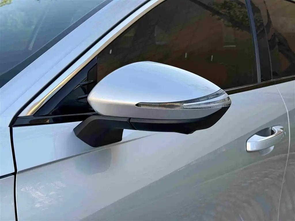 Geely Galaxy Galaxy L6 2025 2025 EM-i 140km Starship Edition