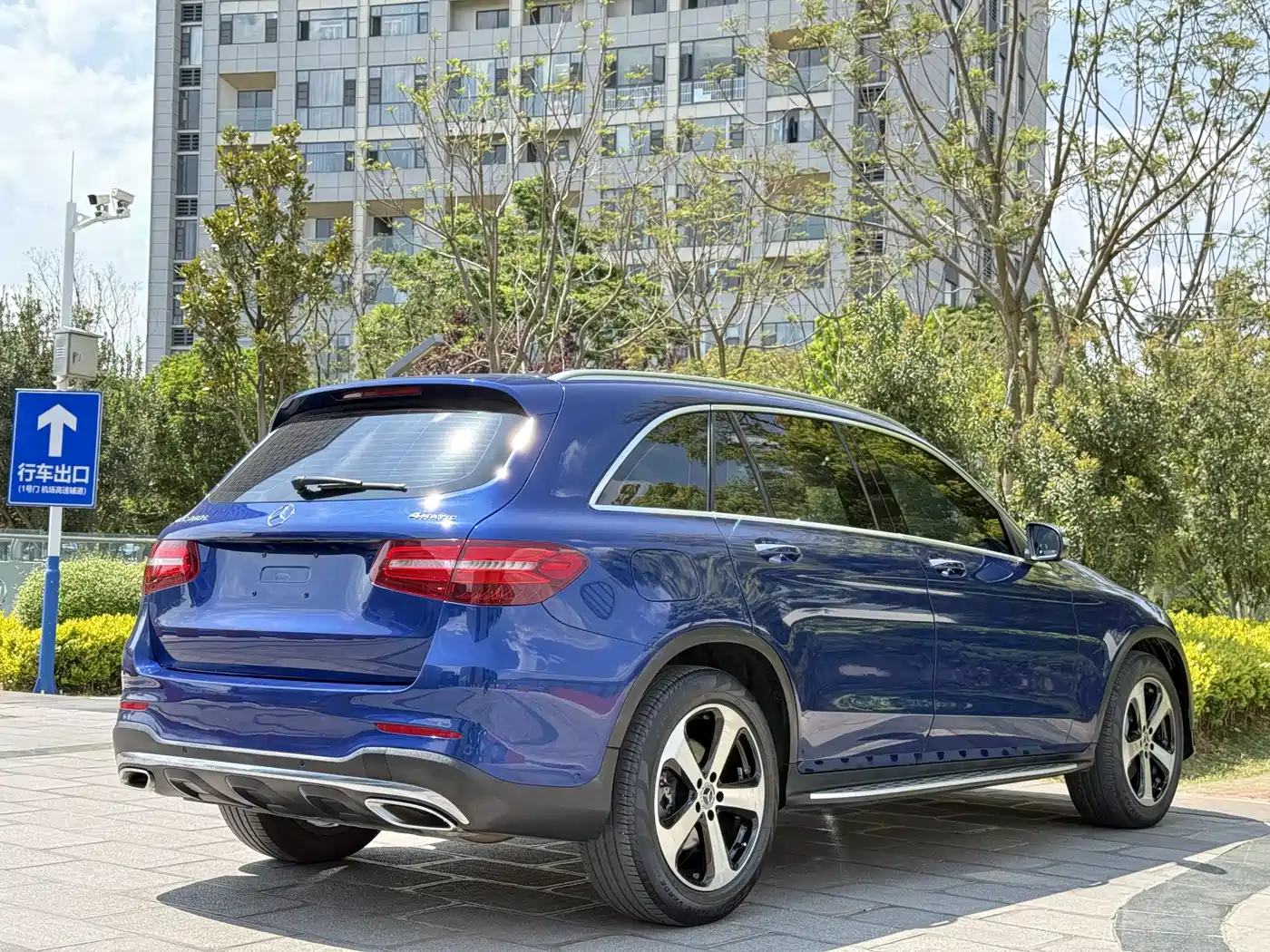 Mercedes-Benz GLC 2019 GLC 260 L 4MATIC Luxury фото 4