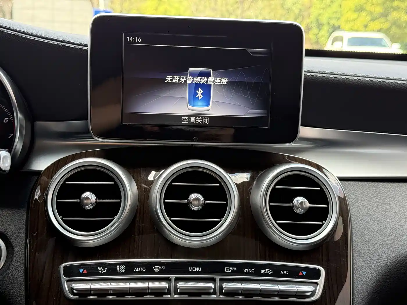 Mercedes-Benz GLC 2019 GLC 260 L 4MATIC Luxury фото 27