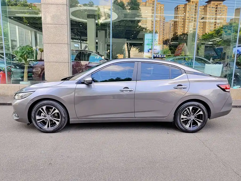 Nissan SYLPHY, миниатюра 3