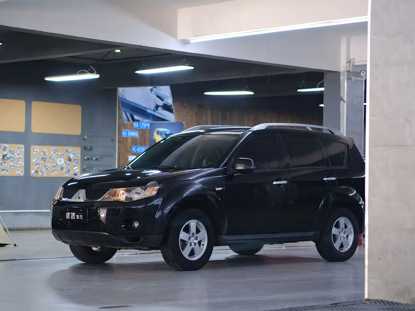 Mitsubishi Outlander (Import) 2009 2.4 Fashion фото 11