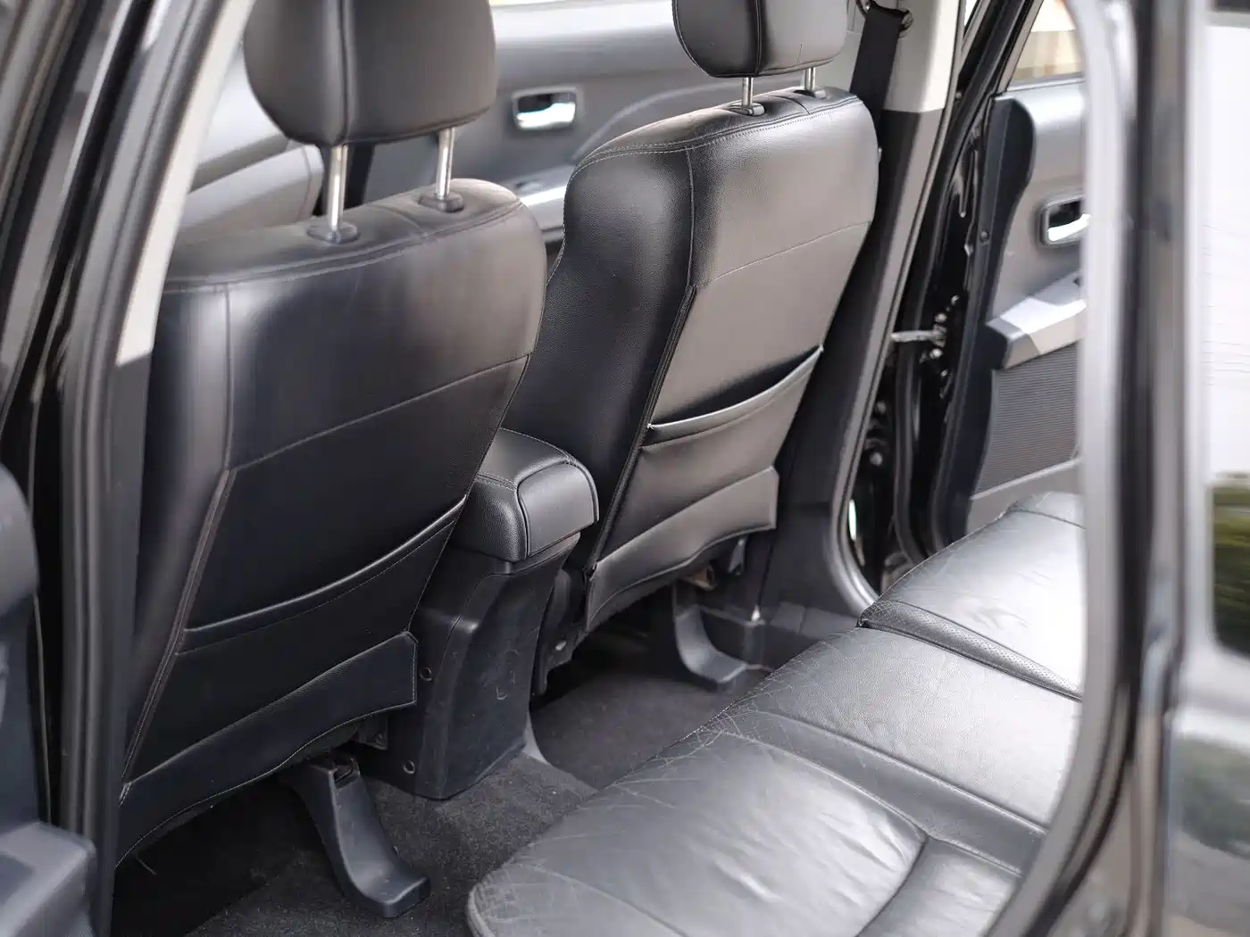 Mitsubishi Outlander (Import) 2009 2.4 Fashion фото 25