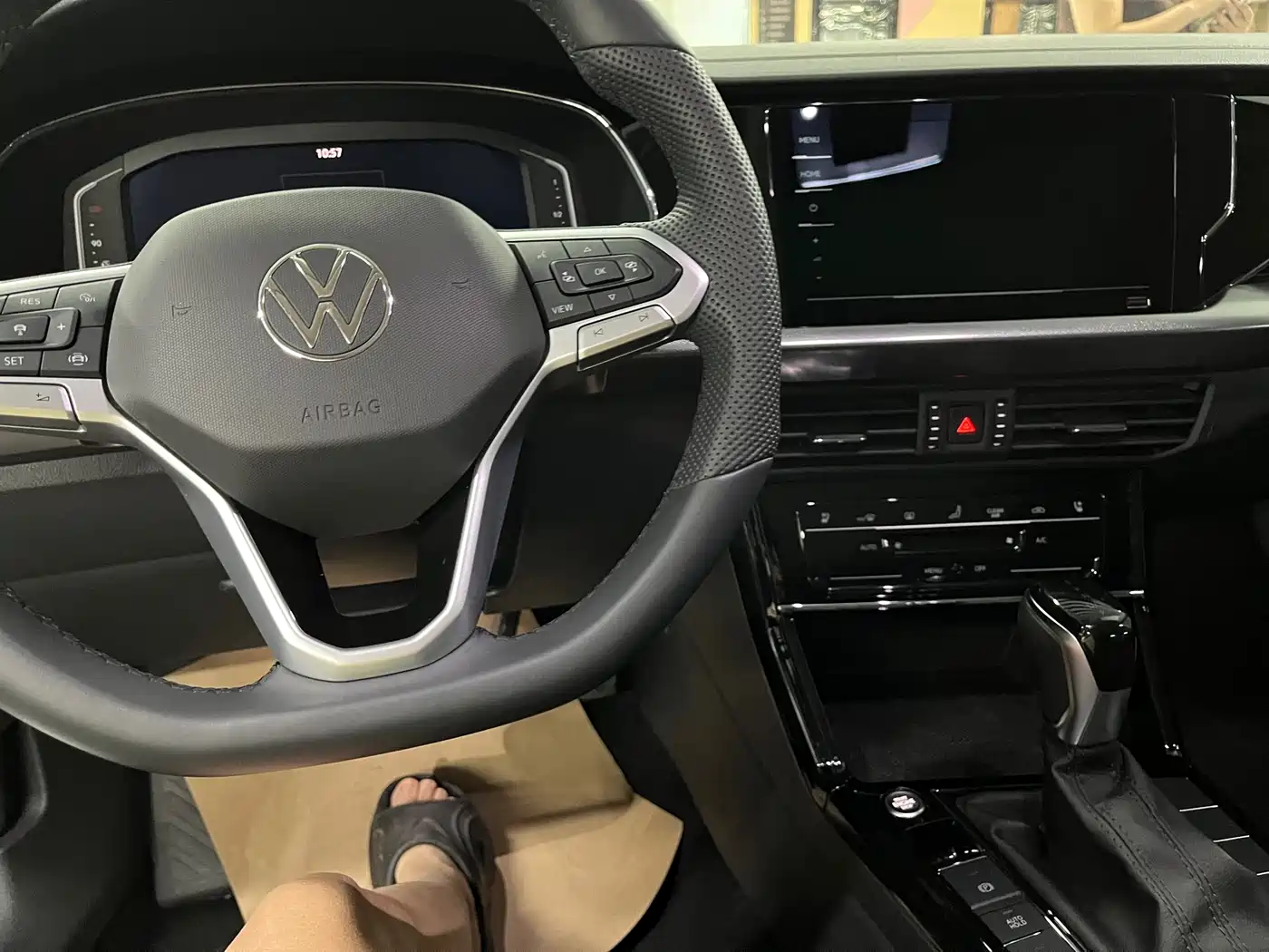 Volkswagen Passat 2025 Outstanding 380TSI Starlight Dragon Soaring Edition фото 4