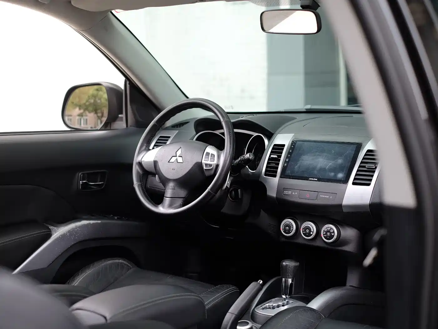 Mitsubishi Outlander (Import) 2009 2.4 Fashion фото 34