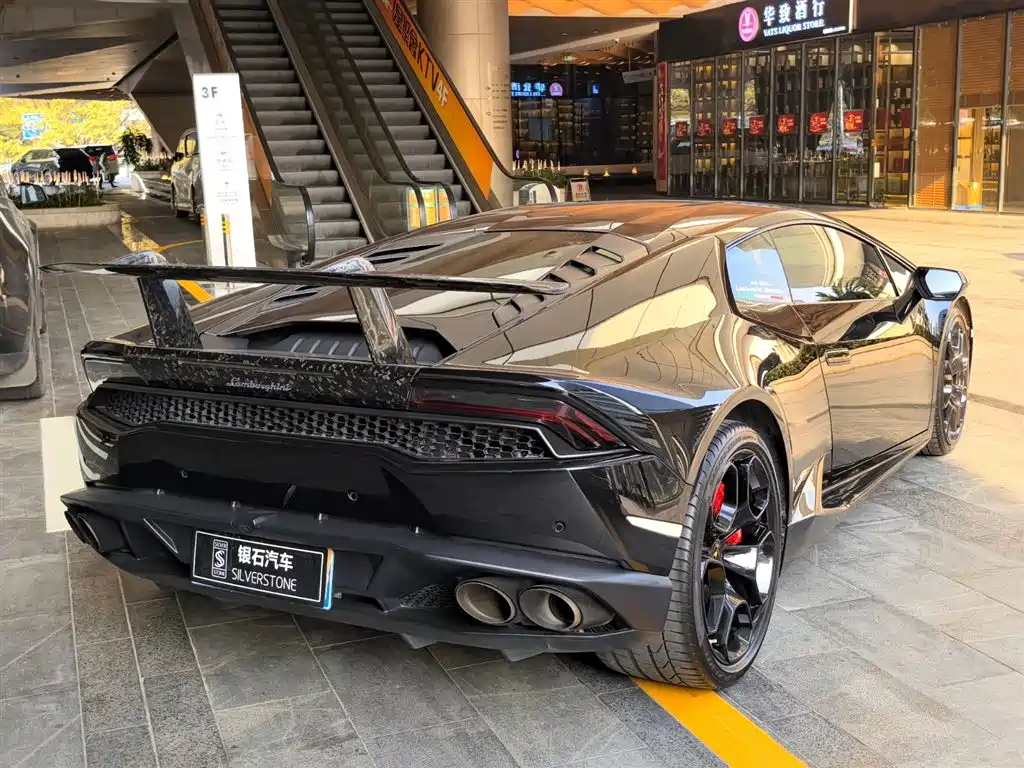 LAMBORGHINI HURACÁN