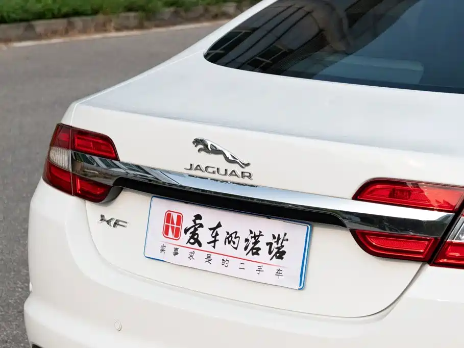 Jaguar XF 2014 2015 XF 2.0T Style Edition