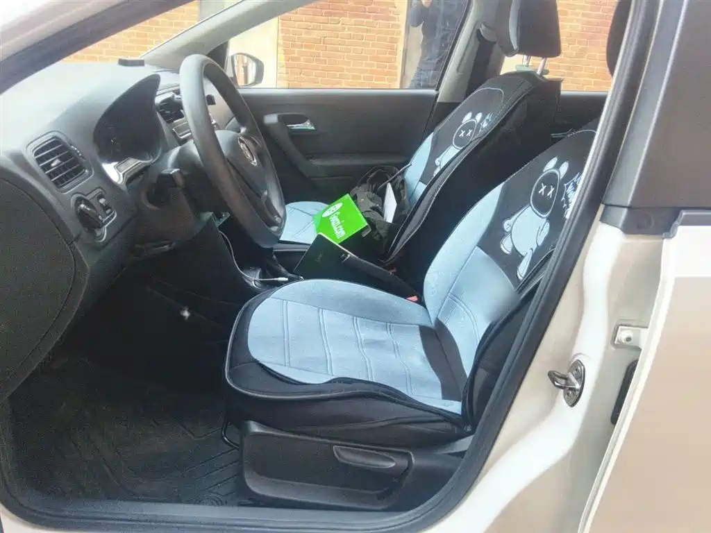 Volkswagen Polo 2016 1.4L Automatic Trend фото 8