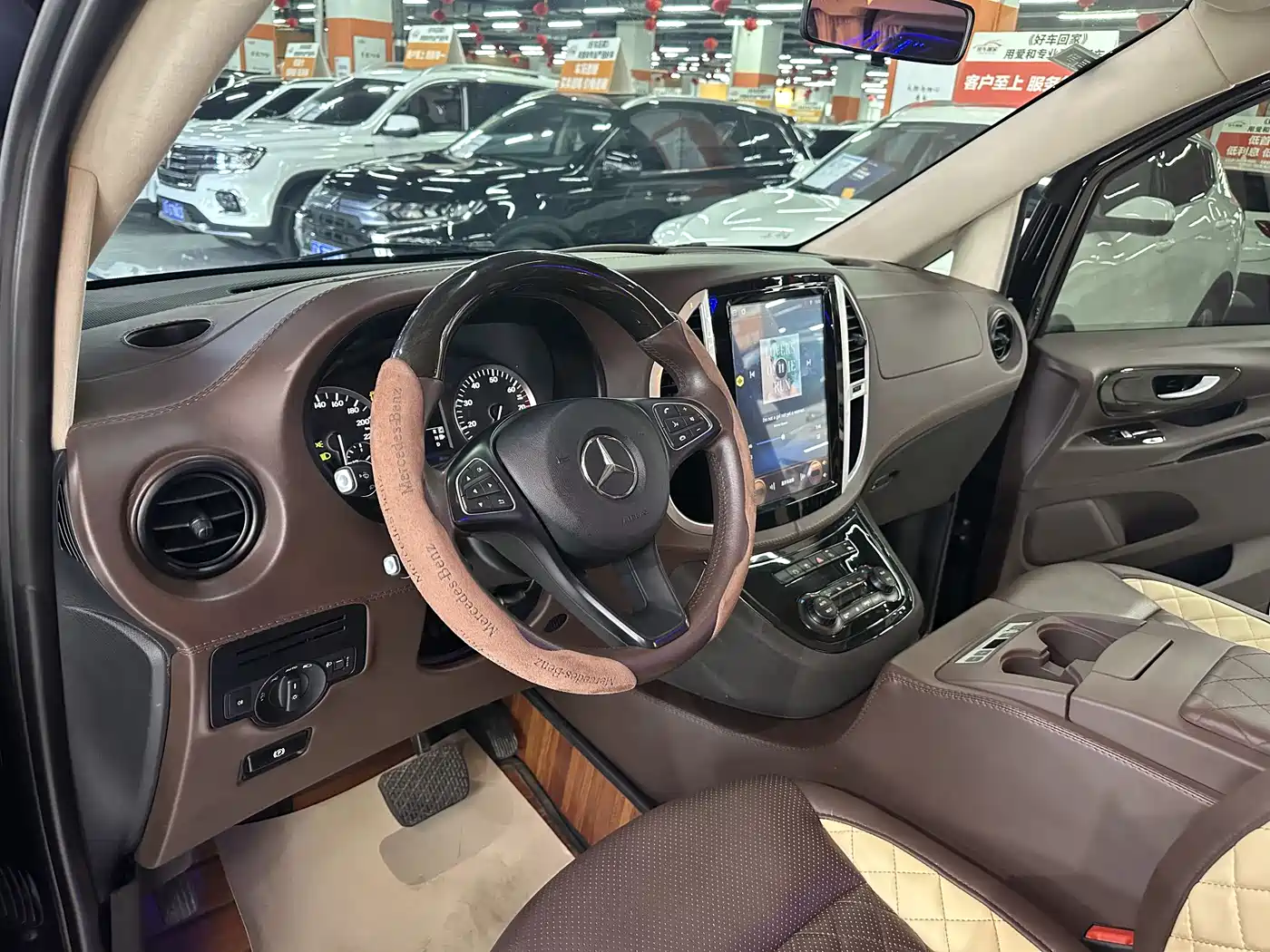 Mercedes-Benz Vito 2018 2.0T Elite Edition 7-seater China VI фото 8