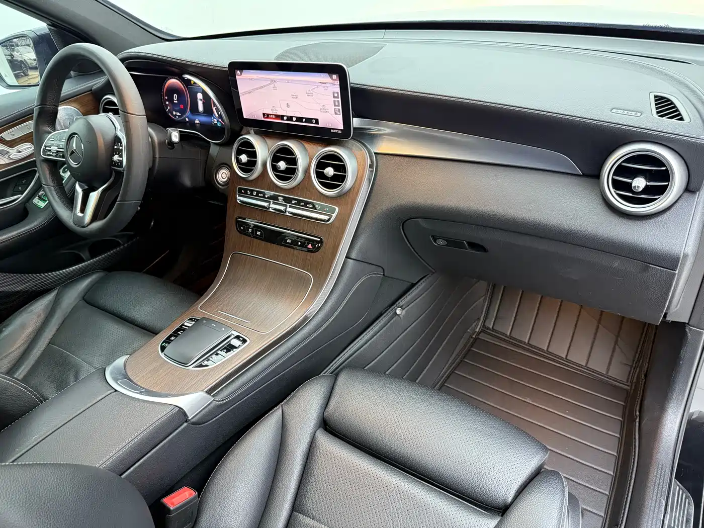 MERCEDES-BENZ GLC