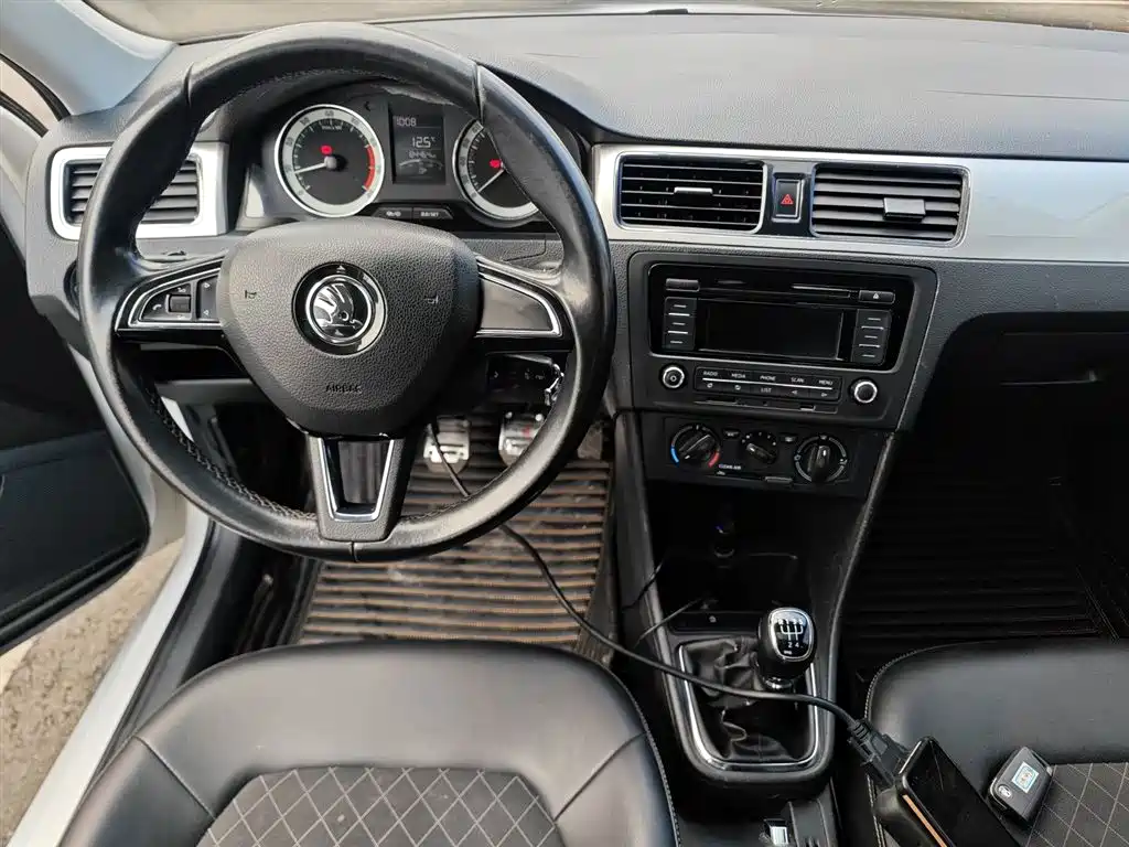 Škoda Rapid 2019 1.5L Manual Comfort Version China VI фото 10