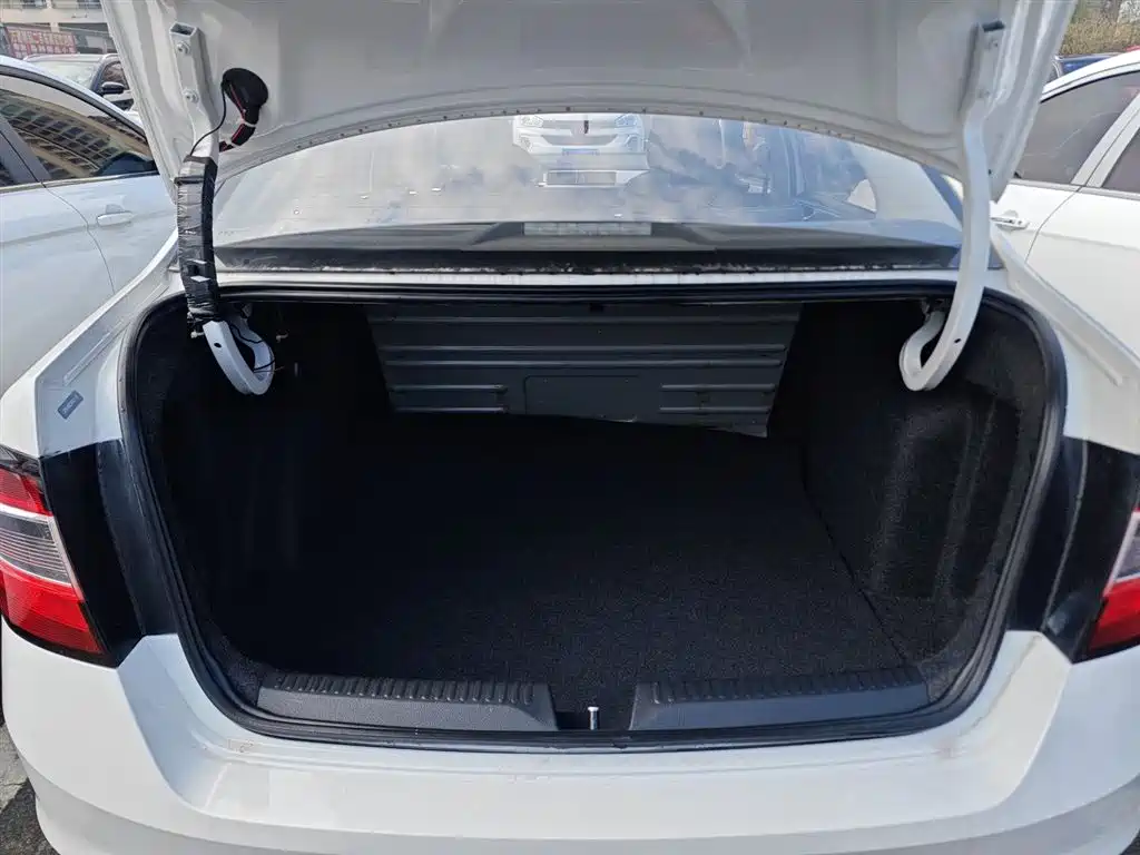 Škoda Rapid 2019 1.5L Manual Comfort Version China VI фото 19