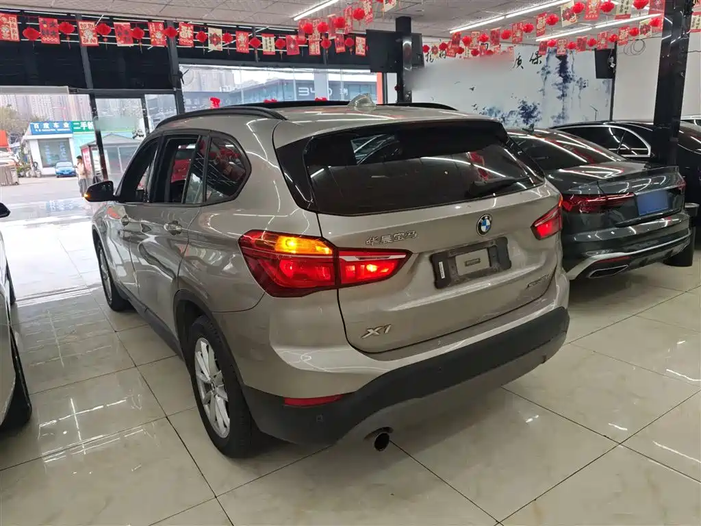 BMW X1 2018 sDrive18Li Fashion Model фото 5