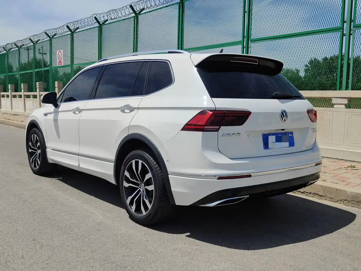 Volkswagen Tiguan L 2019 380TSI Auto 4WD R-Line Flagship Edition China VI фото 6