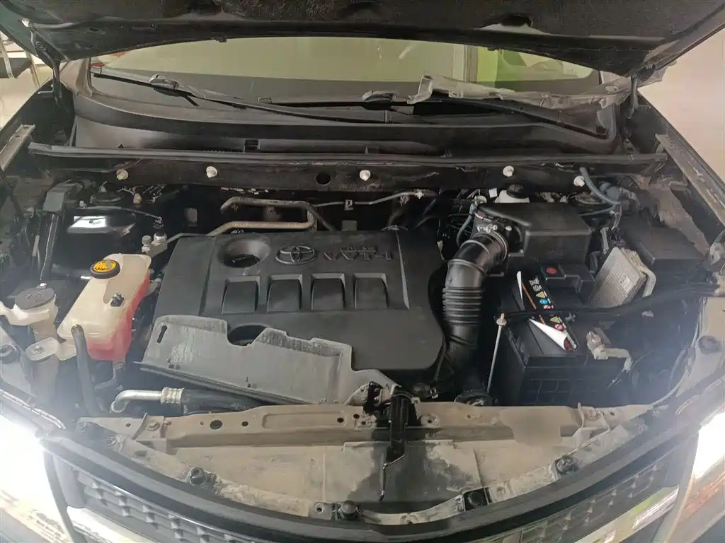 Toyota RAV4 Rongfang 2013 2.0L CVT 2WD Urban фото 19