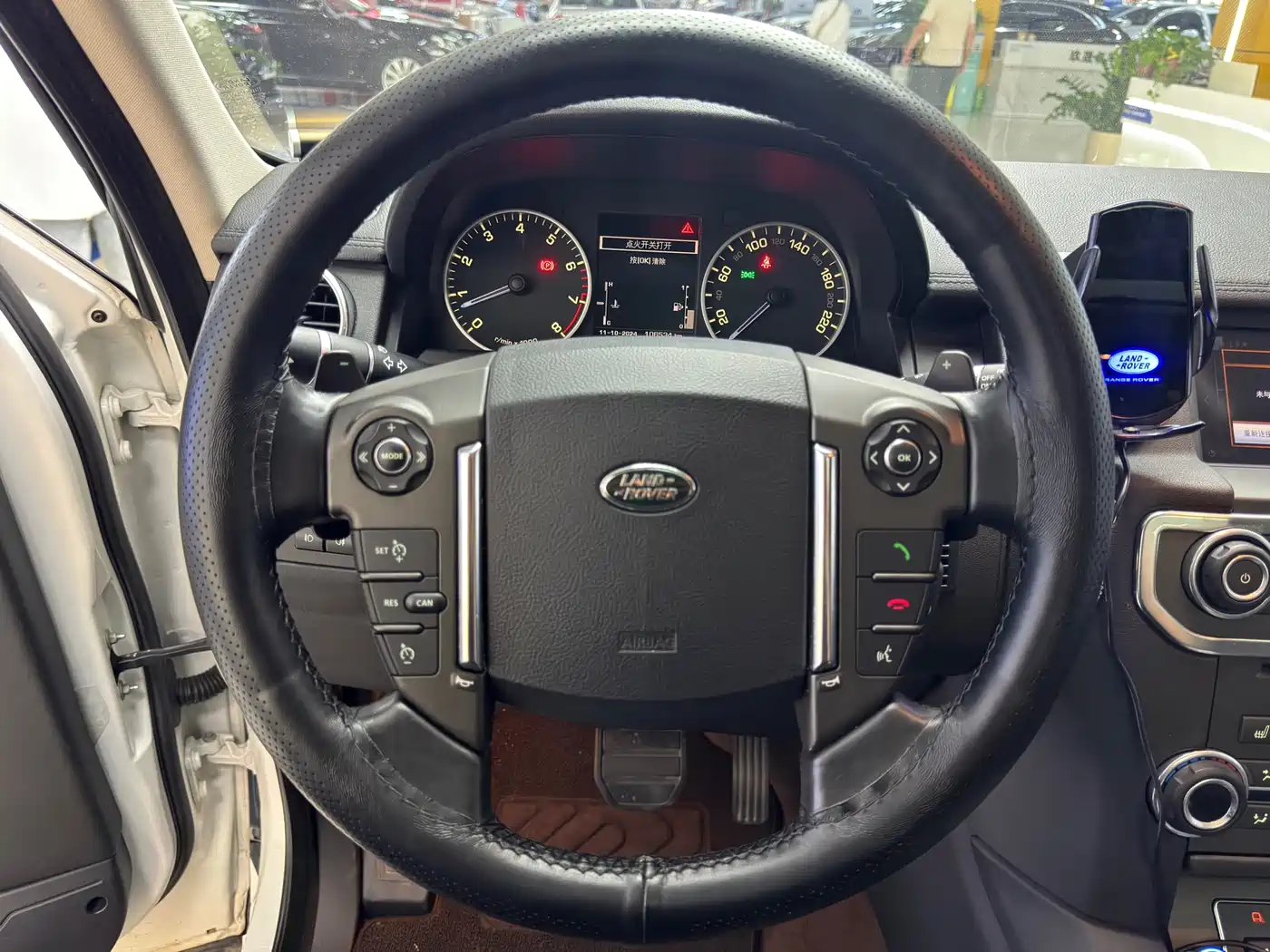 Land Rover Discovery 2016 3.0 SC Gloss Black Collector's Edition HSE фото 9