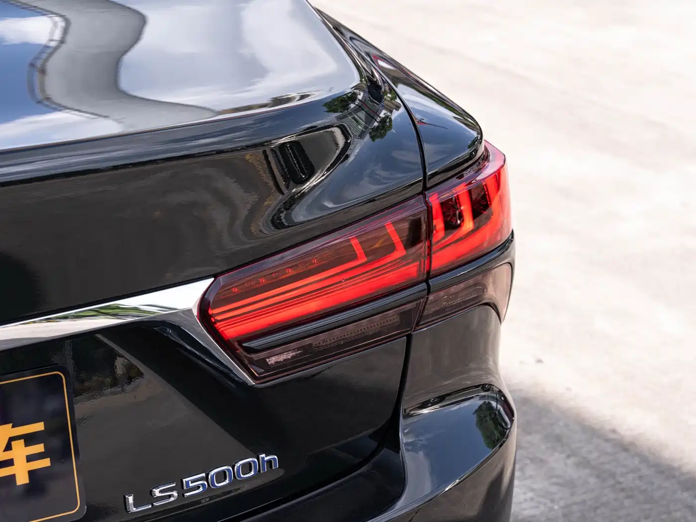 LEXUS LS